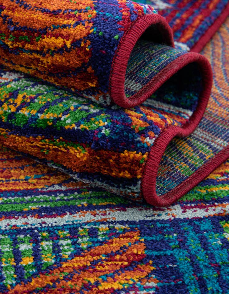 Detail image of  7' 10 x 7' 10 Calypso Round Rug