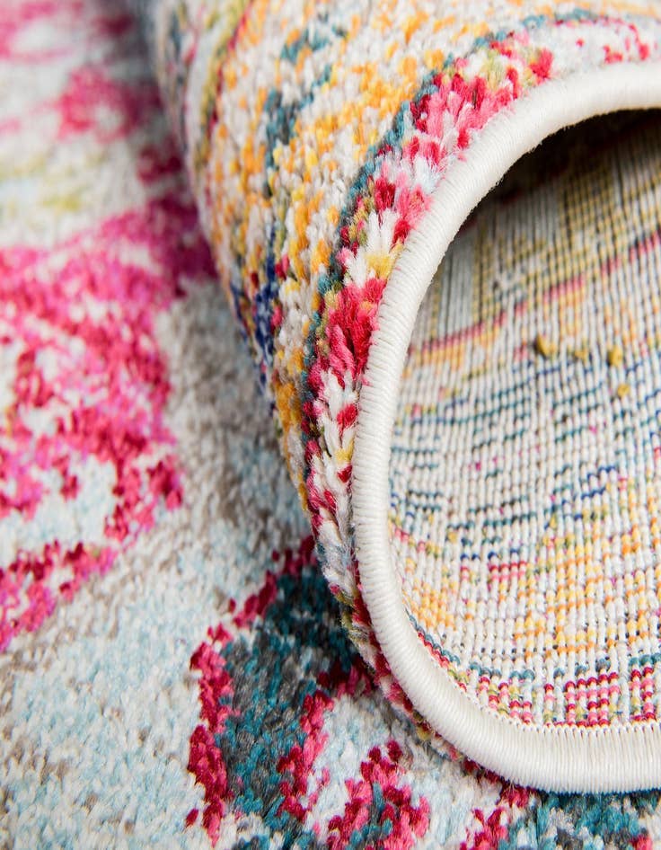 Detail image of  8' x 8'  Washable Carnevale Round Rug