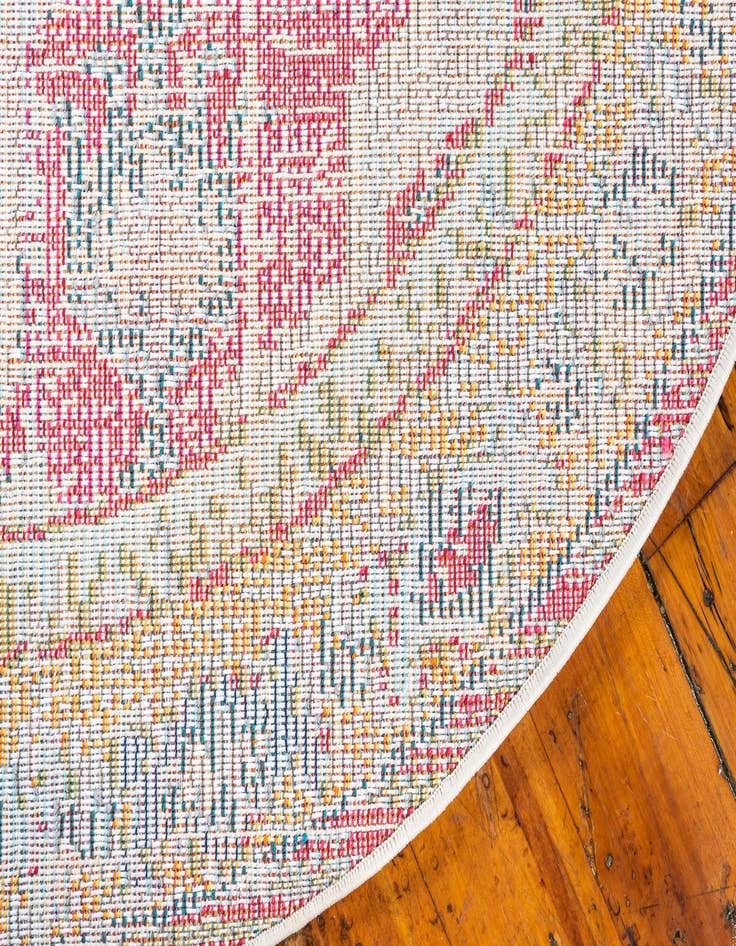 Detail image of  8' x 8'  Washable Carnevale Round Rug