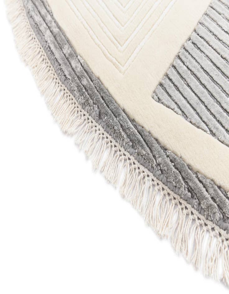 Detail image of  6' 5 x 6' 5  Hand Knotted Darya Wool Round Rug