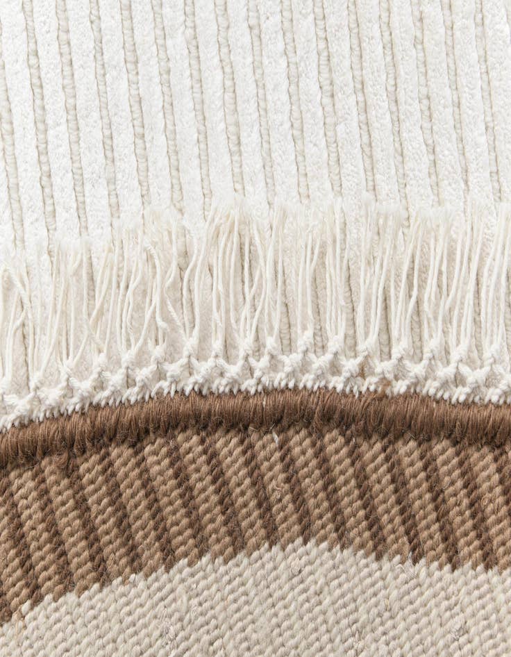 Detail image of  6' 6 x 6' 6  Hand Knotted Darya Wool Round Rug