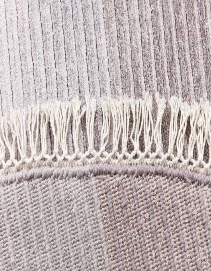 Detail image of  6' 7 x 6' 7  Hand Knotted Darya Wool Round Rug