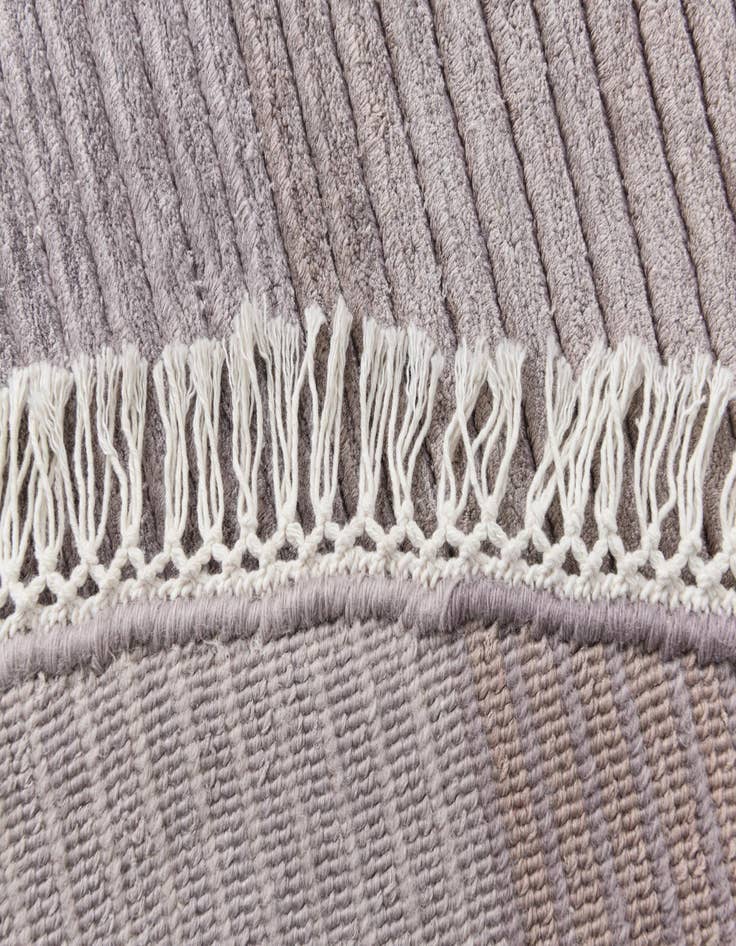 Detail image of  6' 8 x 6' 8  Hand Knotted Darya Wool Round Rug