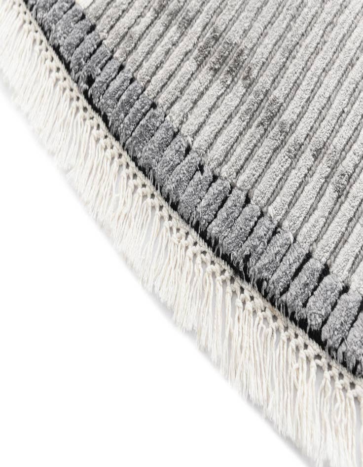 Detail image of  6' 3 x 6' 3  Hand Knotted Darya Wool Round Rug