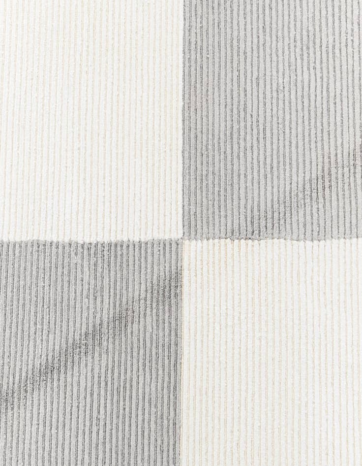 Detail image of  6' 3 x 6' 3  Hand Knotted Darya Wool Round Rug