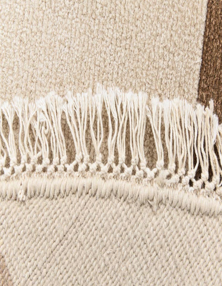 Detail image of  6' 7 x 6' 7  Hand Knotted Darya Wool Round Rug