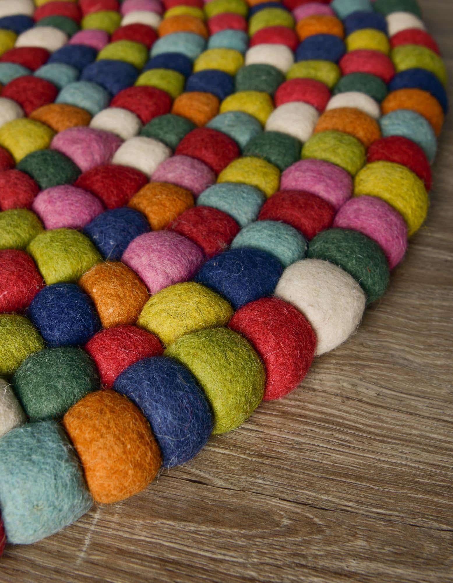 Primary image  7' 10 x 7' 10 Felt Ball Wool Round Rug