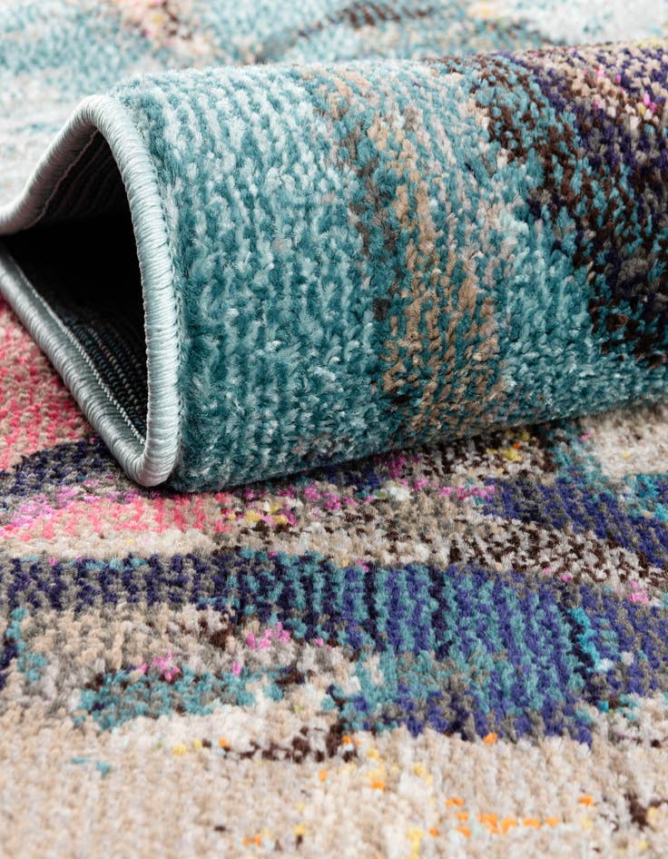 Detail image of  3' 3 x 3' 3  Washable Haerfest Round Rug