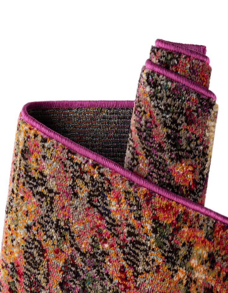 Detail image of  5' 3 x 5' 3  Washable Haerfest Round Rug