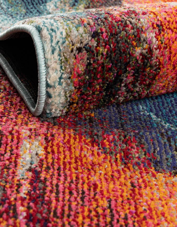 Detail image of  7' 10 x 7' 10  Washable Haerfest Round Rug