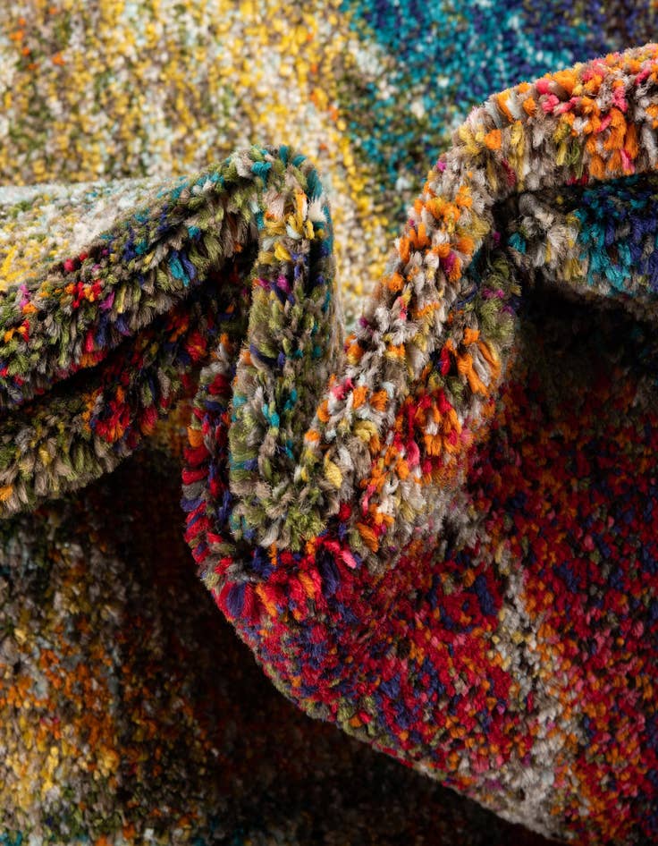 Detail image of  7' 10 x 7' 10  Washable Haerfest Round Rug