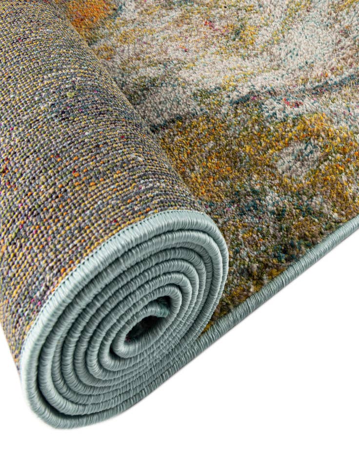 Detail image of  7' 10 x 7' 10  Washable Haerfest Round Rug