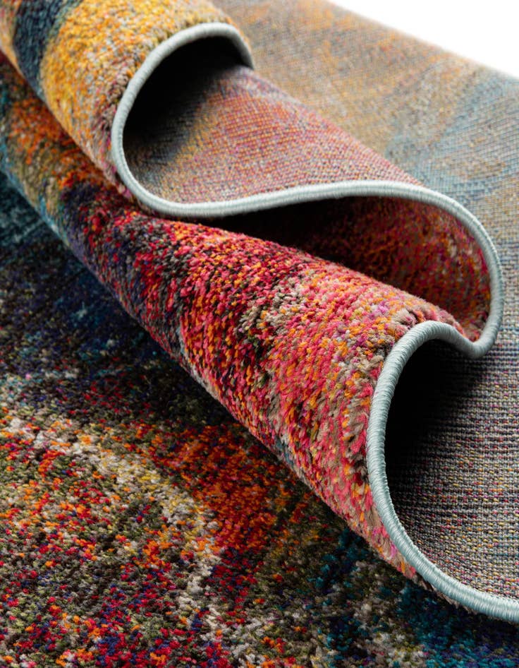 Detail image of  7' 10 x 7' 10  Washable Haerfest Round Rug