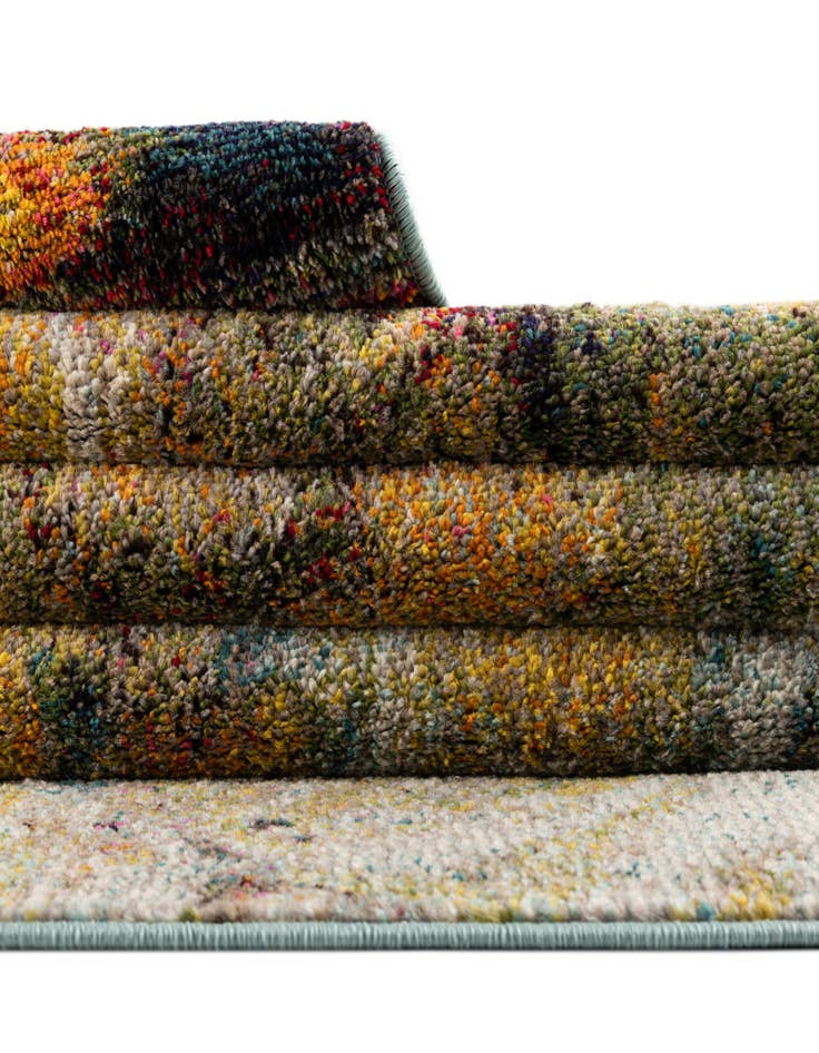 Detail image of  7' 10 x 7' 10  Washable Haerfest Round Rug