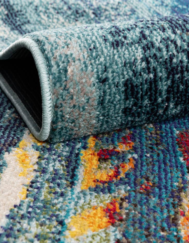 Detail image of  5' 3 x 5' 3  Washable Haerfest Round Rug