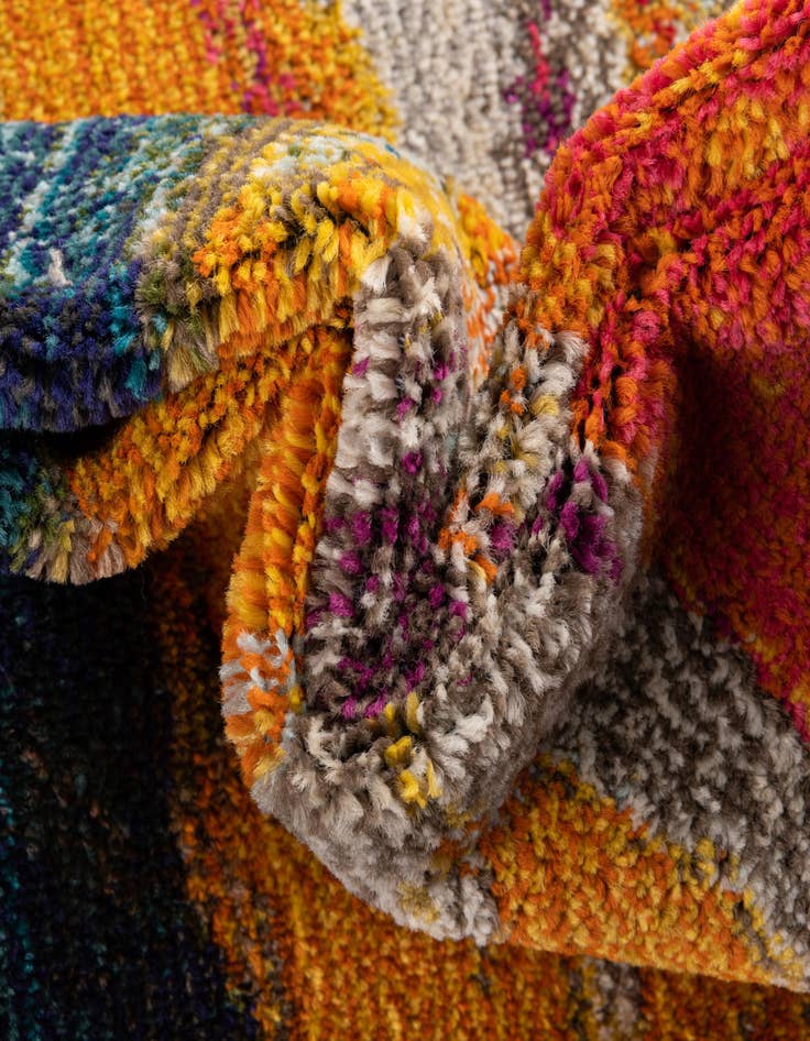 Detail image of  5' 3 x 5' 3  Washable Haerfest Round Rug