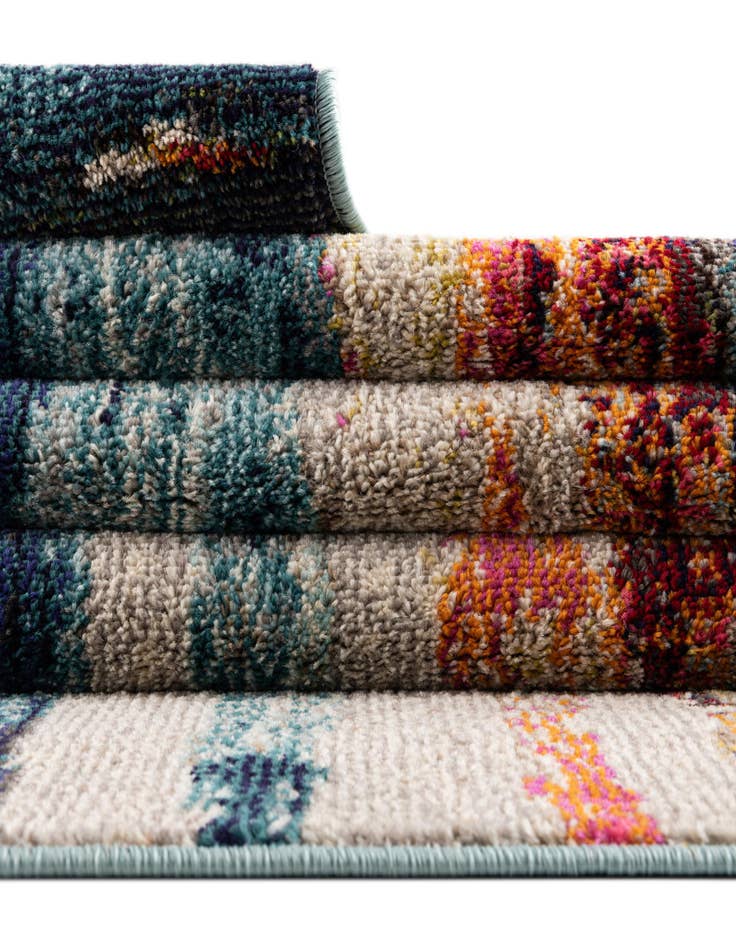 Detail image of  5' 3 x 5' 3  Washable Haerfest Round Rug