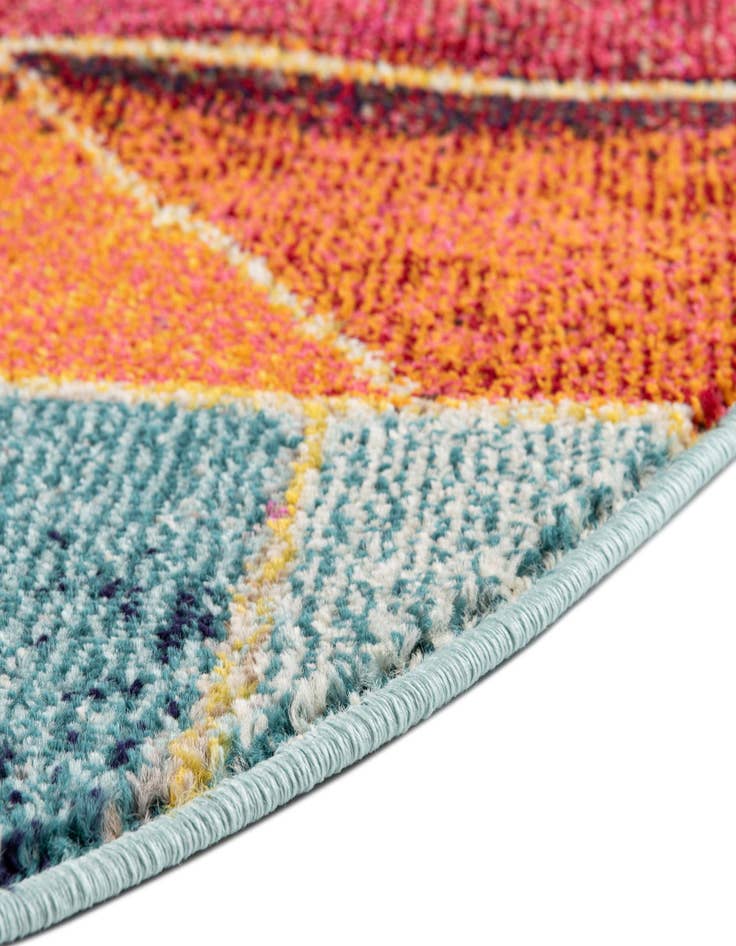 Detail image of  7' 10 x 7' 10  Washable Haerfest Round Rug