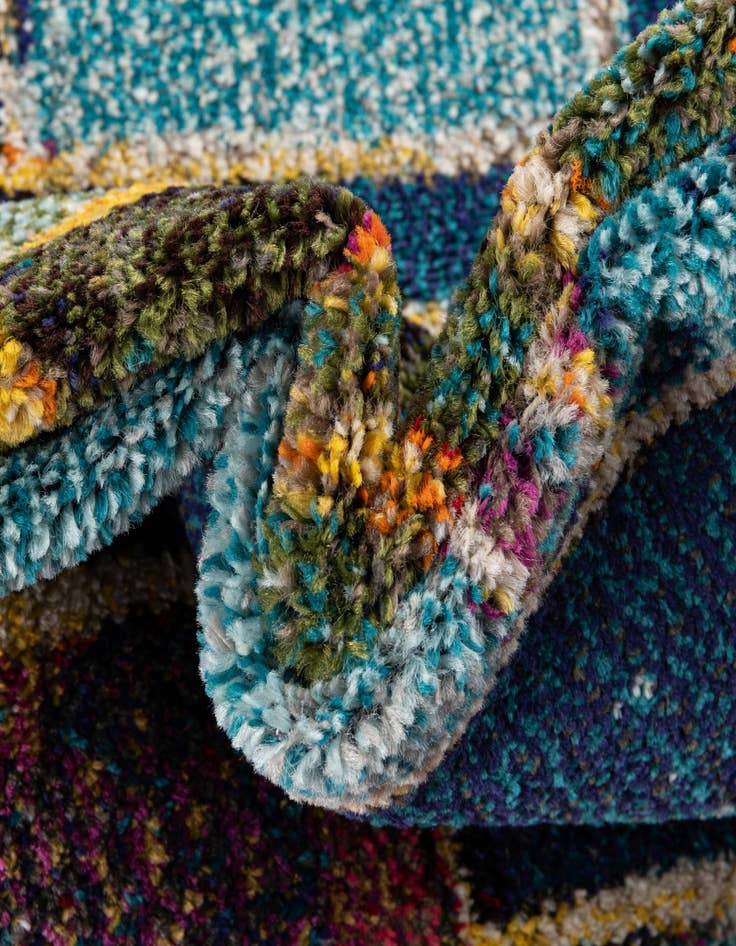 Detail image of  7' 10 x 7' 10  Washable Haerfest Round Rug