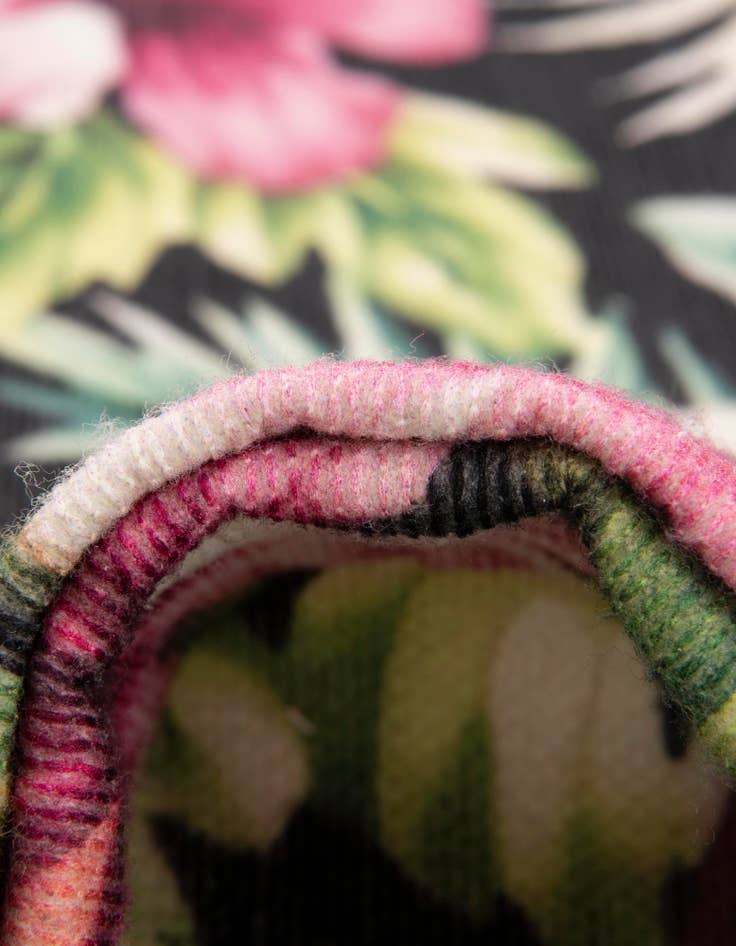 Detail image of  7' 10 x 7' 10  Washable Jill Zarin Caribbean Indoor / Outdoor Round Rug