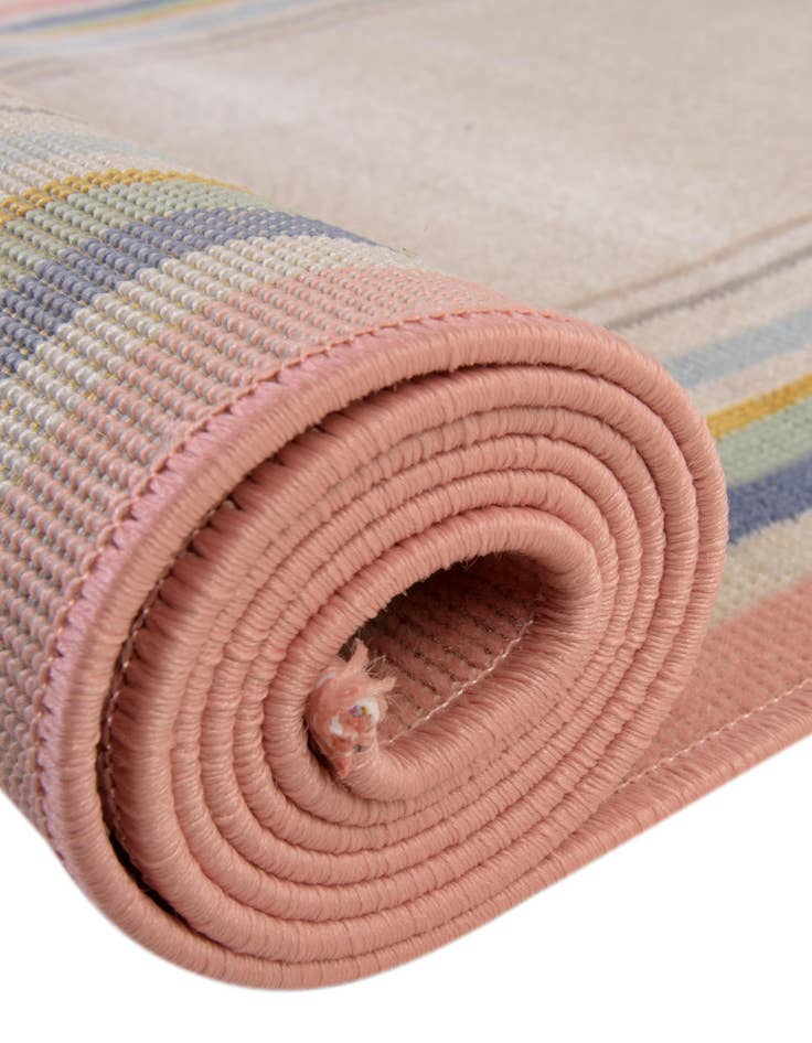 Detail image of  5' 3 x 5' 3 Lotus Round Rug