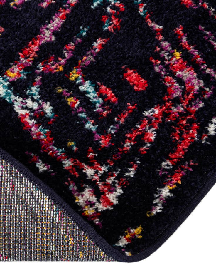 Detail image of  7' 10 x 7' 10 Madeline Round Rug