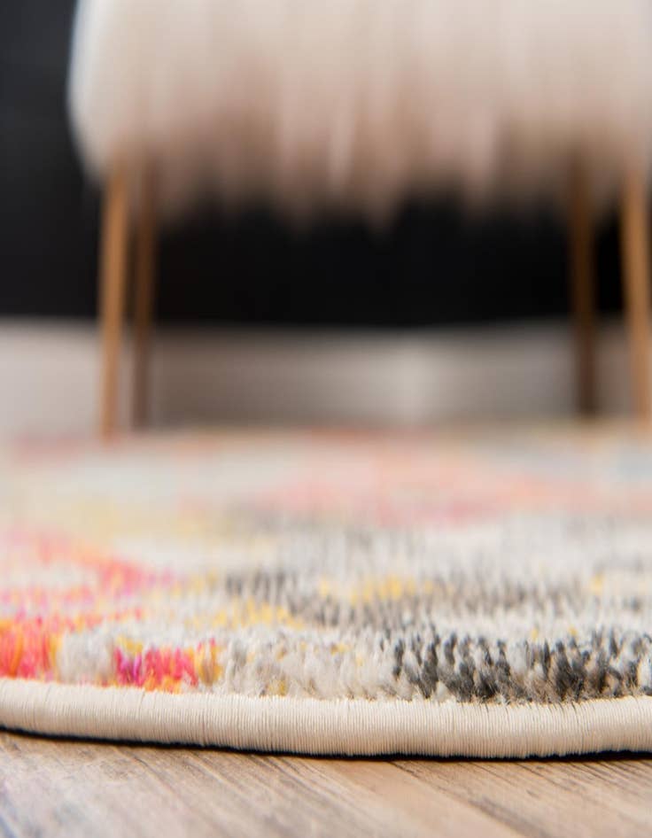 Detail image of  3' 3 x 3' 3  Washable Mesa Round Rug