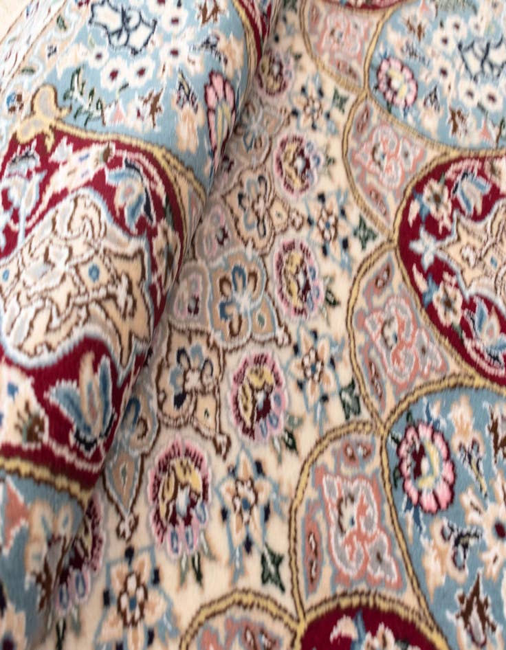 Detail image of  4' 11 x 4' 11 Nain Round Rug