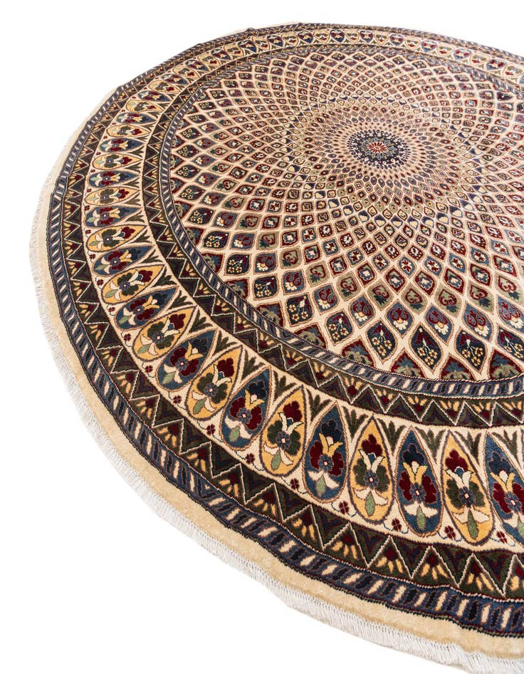 Detail image of  9' 10 x 10'  Hand Knotted Nain Round Rug