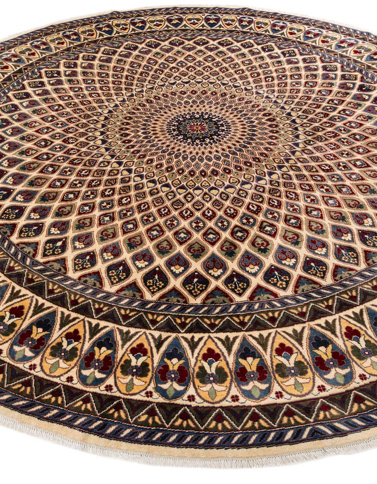 Detail image of  9' 10 x 10'  Hand Knotted Nain Round Rug