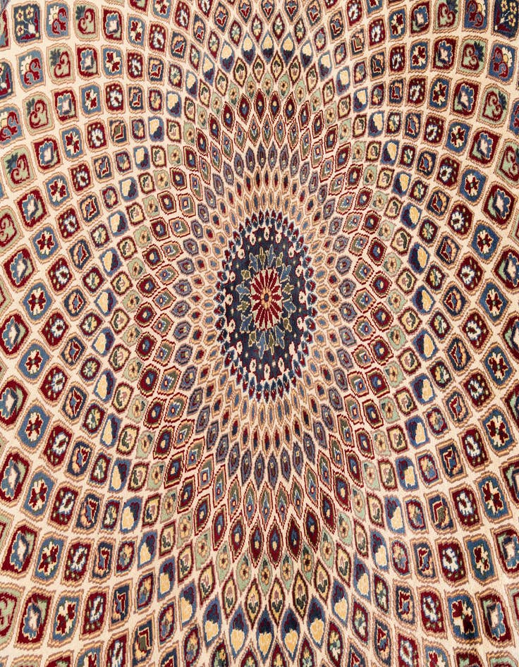 Detail image of  9' 10 x 10'  Hand Knotted Nain Round Rug