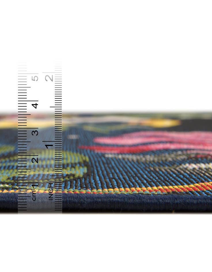 Detail image of  7' 10 x 7' 10  Washable Botanical Indoor / Outdoor Round Rug