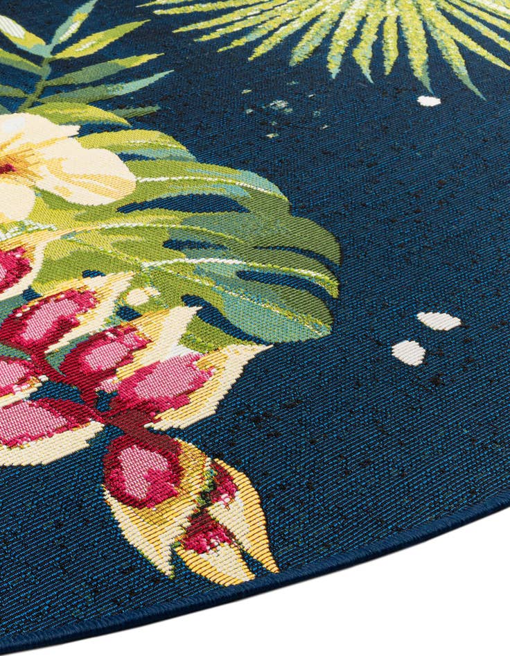 Detail image of  7' 10 x 7' 10  Washable Botanical Indoor / Outdoor Round Rug