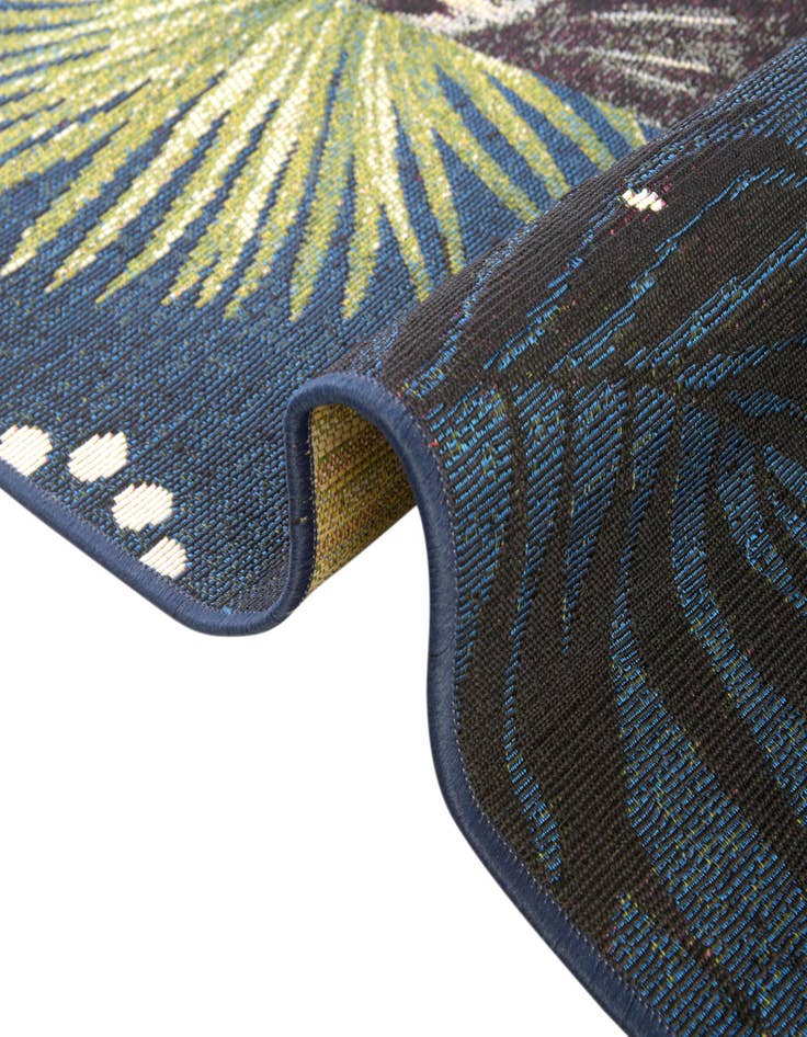 Detail image of  7' 10 x 7' 10  Washable Botanical Indoor / Outdoor Round Rug