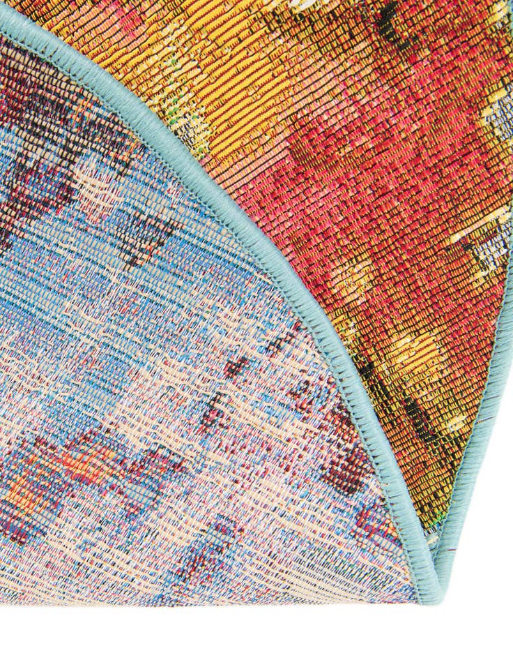 Detail image of  7' 10 x 7' 10  Washable Botanical Indoor / Outdoor Round Rug