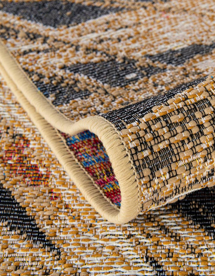 Detail image of  5' x 5'  Washable Botanical Indoor / Outdoor Round Rug