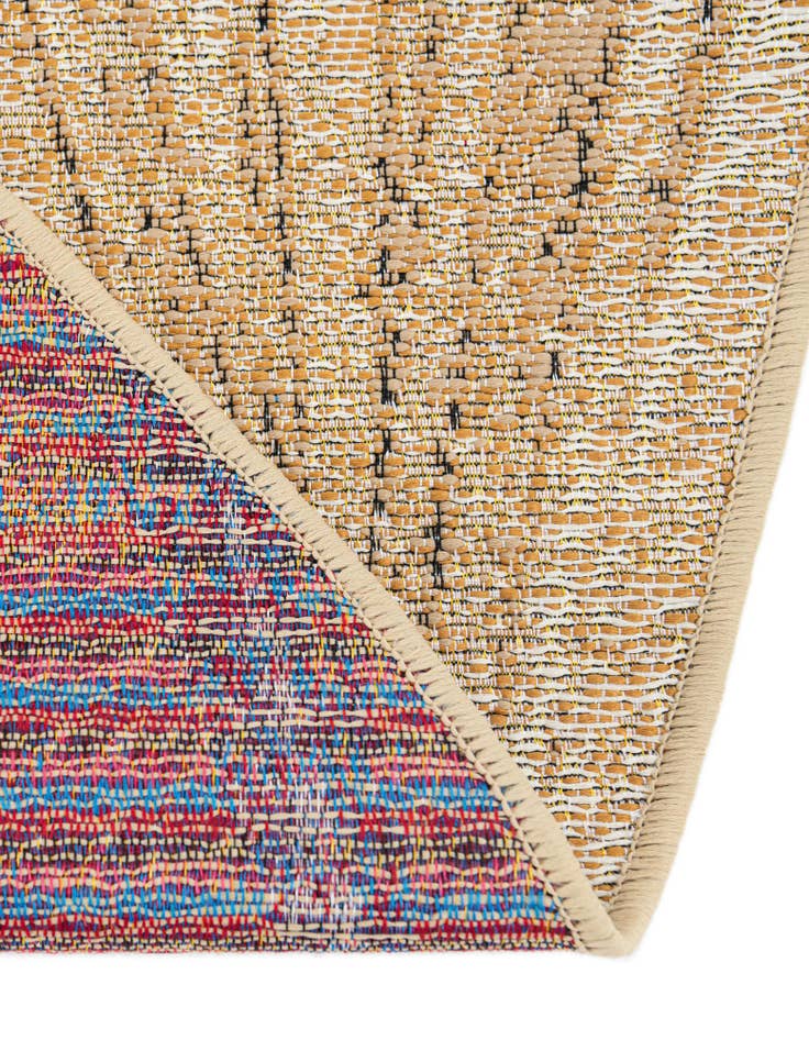 Detail image of  5' x 5'  Washable Botanical Indoor / Outdoor Round Rug