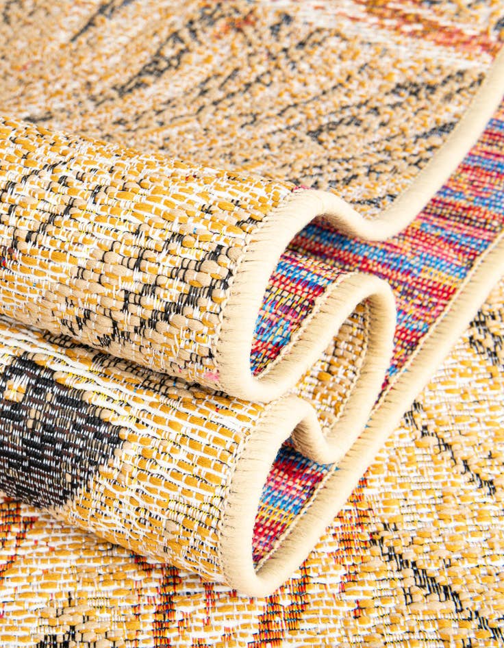 Detail image of  5' x 5'  Washable Botanical Indoor / Outdoor Round Rug