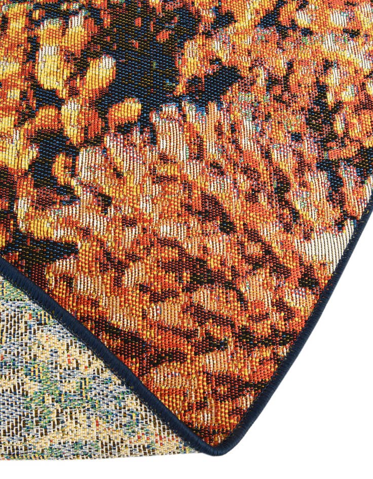 Detail image of  7' 10 x 7' 10  Washable Coastal Indoor / Outdoor Round Rug