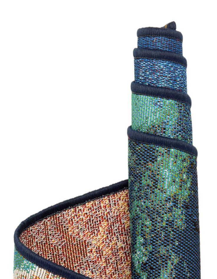 Detail image of  7' 10 x 7' 10  Washable Coastal Indoor / Outdoor Round Rug