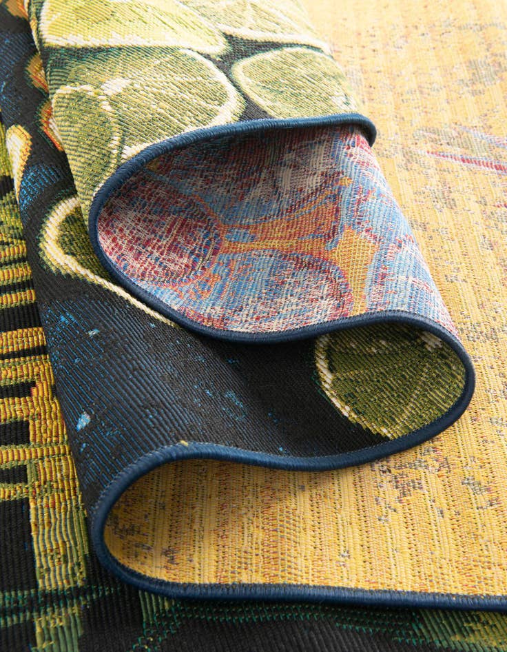 Detail image of  4' x 4'  Washable Coastal Indoor / Outdoor Round Rug