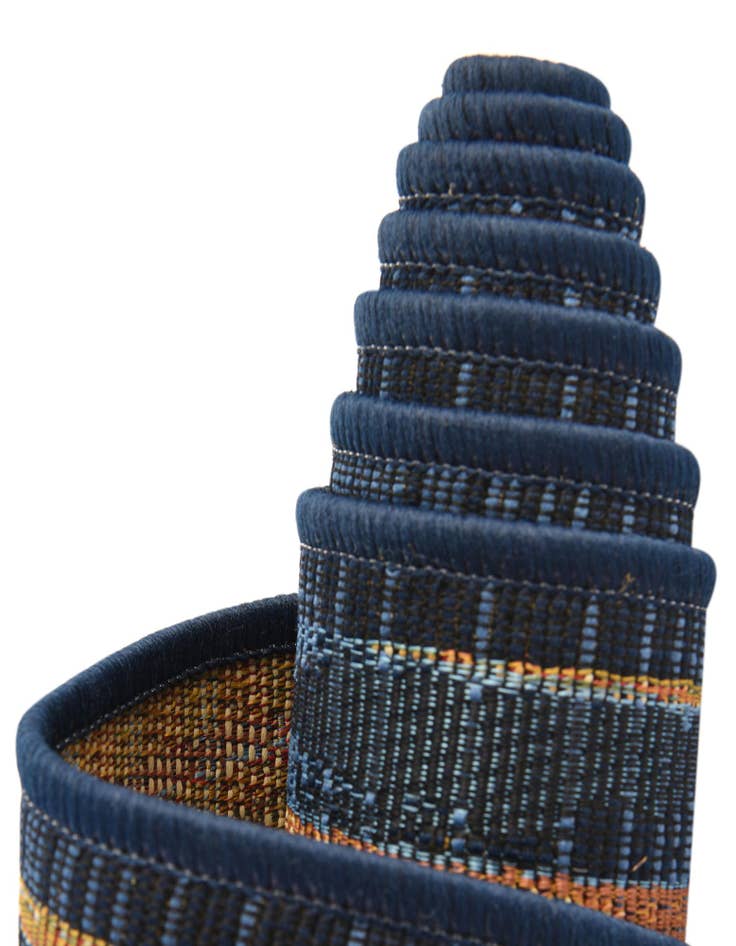 Detail image of  8' x 8'  Washable Modern Indoor / Outdoor Round Rug