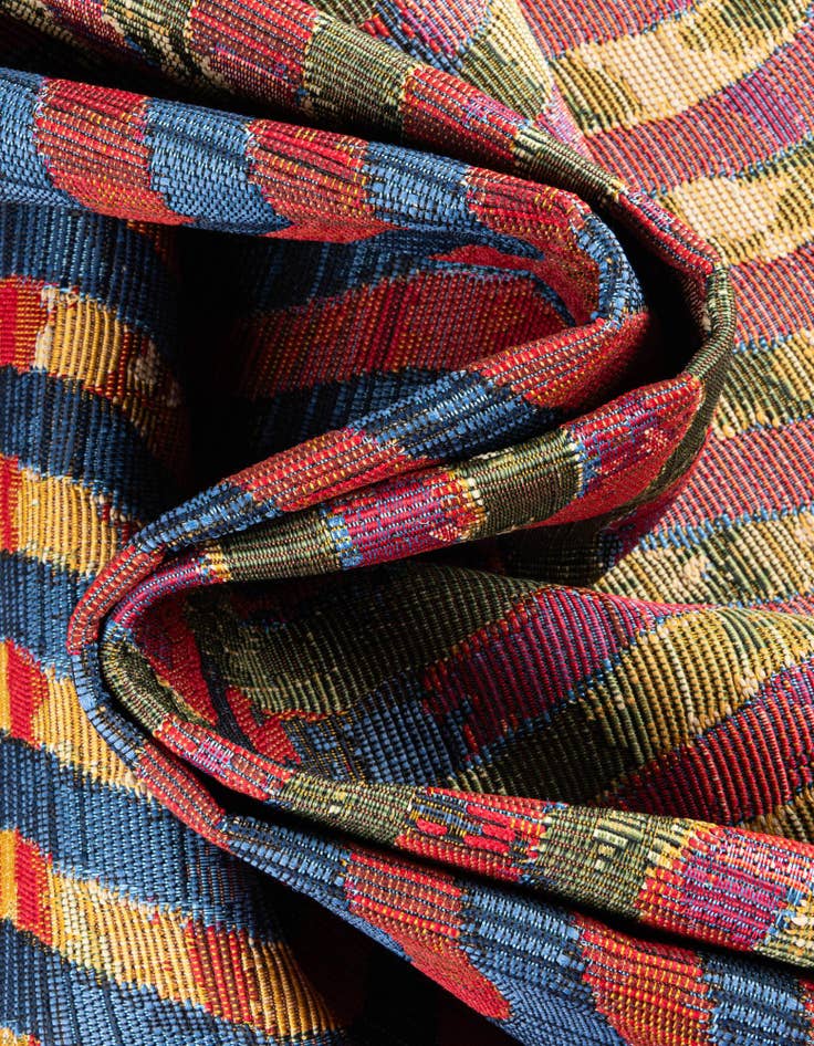 Detail image of  8' x 8'  Washable Modern Indoor / Outdoor Round Rug