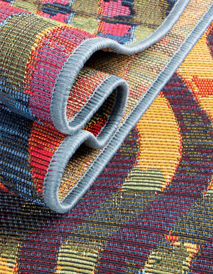 Detail image of  8' x 8'  Washable Modern Indoor / Outdoor Round Rug