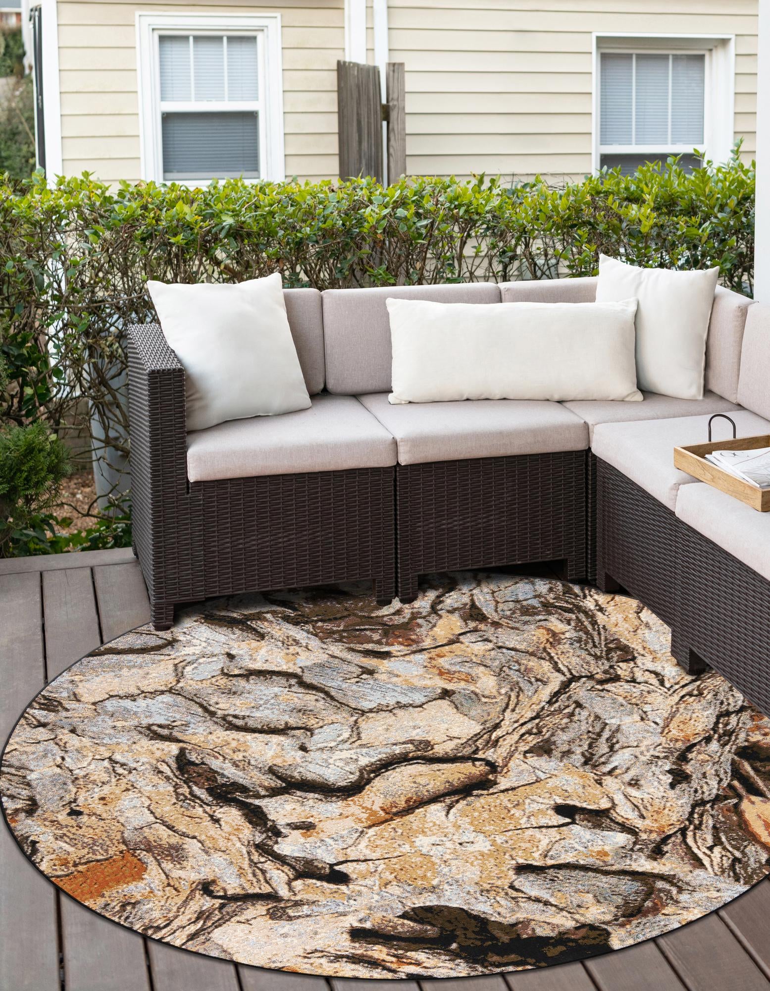 Multicolor 7' 10 x 7' 10 Modern Indoor / Outdoor Round Rug | Rugs.com