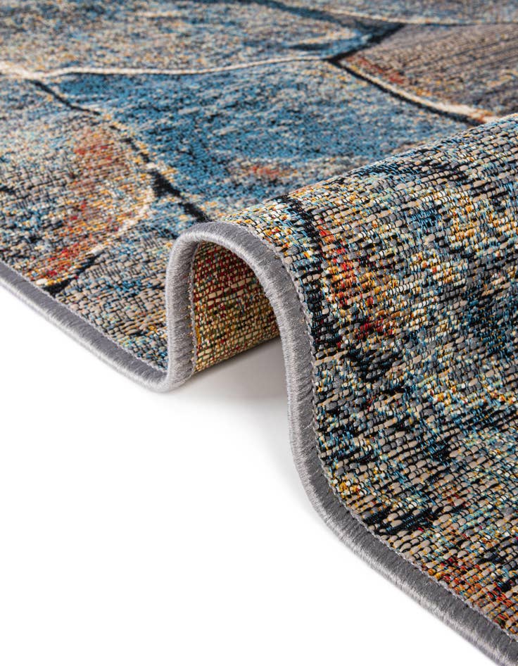 Detail image of  7' 10 x 7' 10  Washable Modern Indoor / Outdoor Round Rug