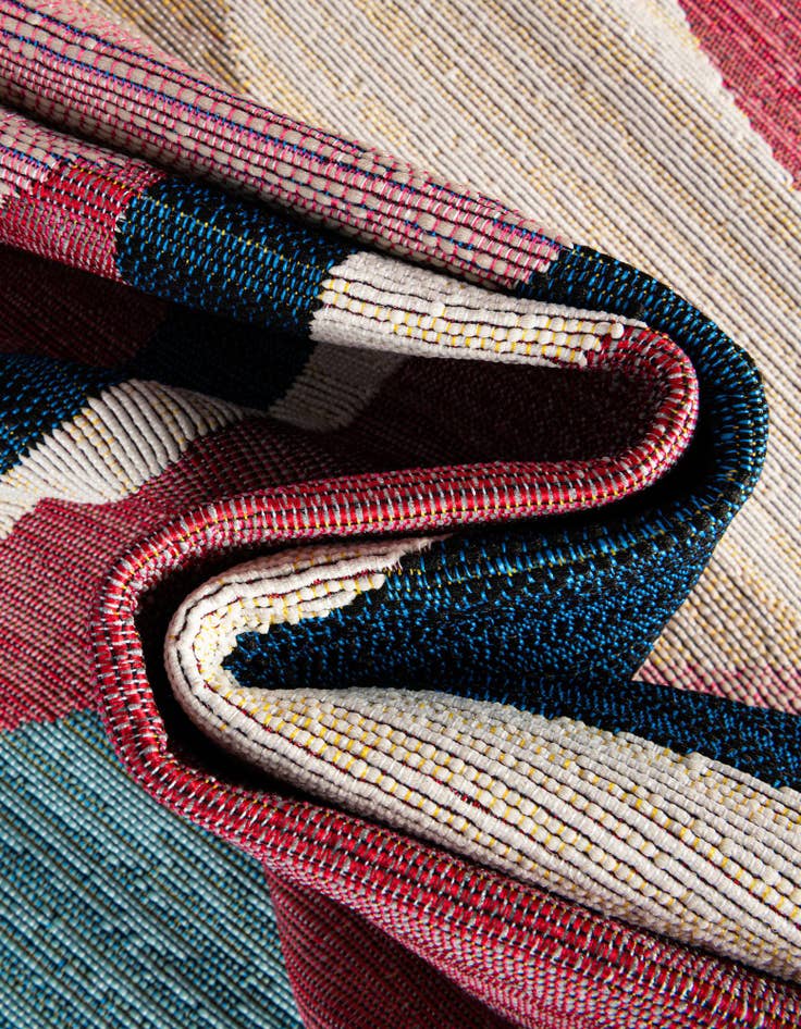 Detail image of  5' x 5'  Washable Modern Indoor / Outdoor Round Rug
