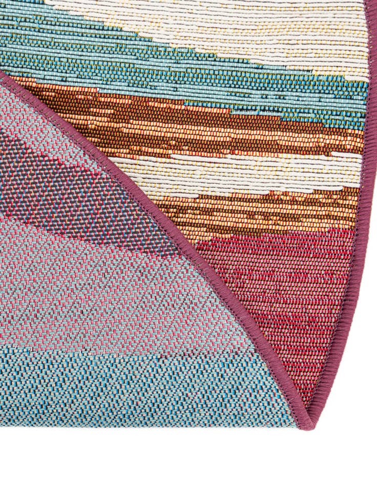 Detail image of  5' x 5'  Washable Modern Indoor / Outdoor Round Rug