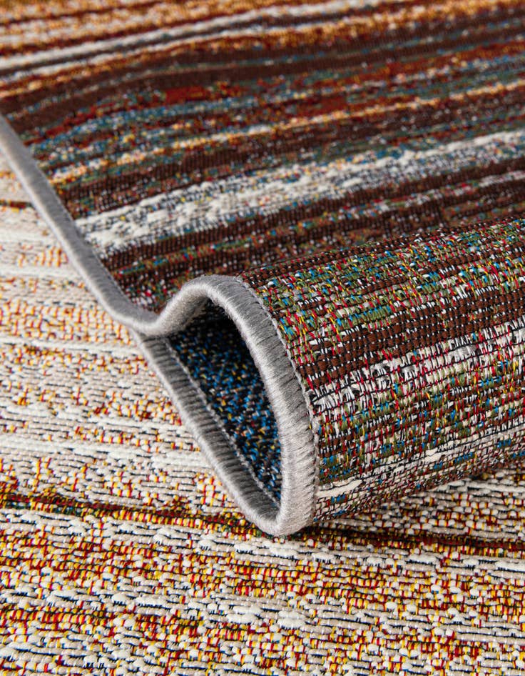 Detail image of  7' 10 x 7' 10  Washable Modern Indoor / Outdoor Round Rug