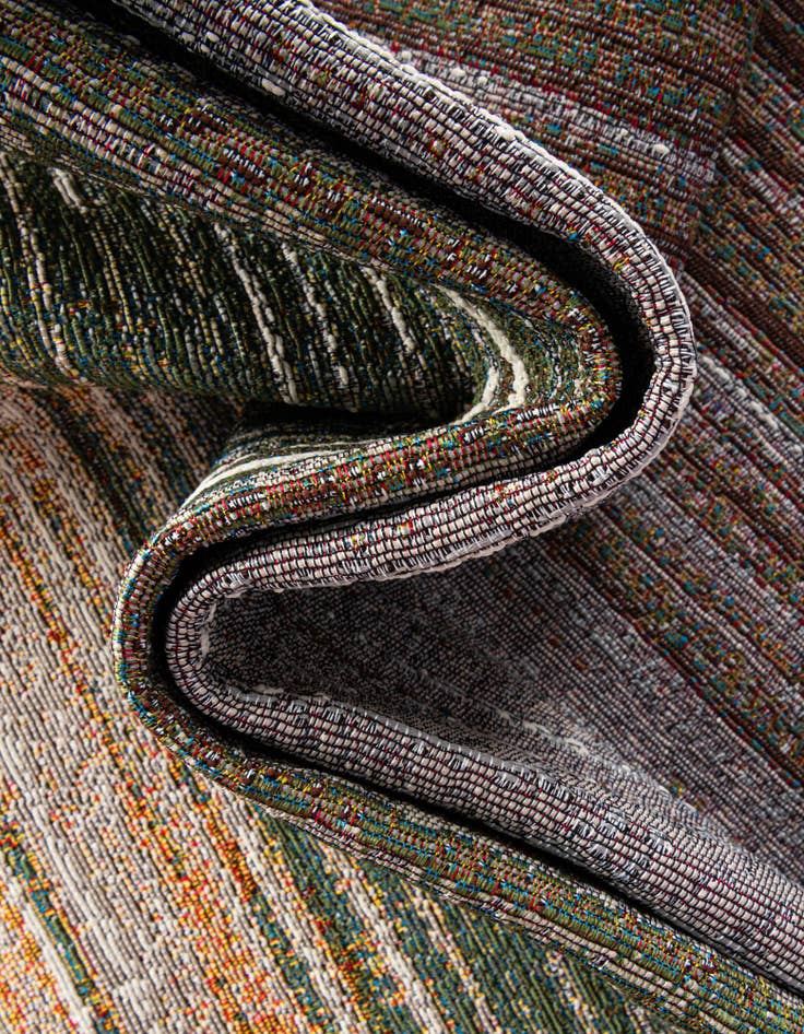 Detail image of  7' 10 x 7' 10  Washable Modern Indoor / Outdoor Round Rug